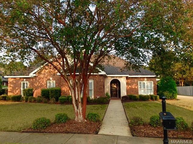 1st image of 409 Towne Lake Dr