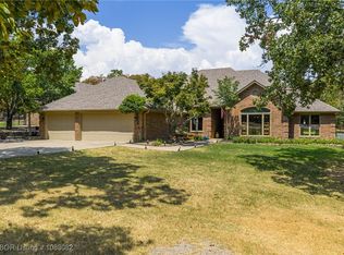 100 Norwood Dr, Greenwood, AR 72936