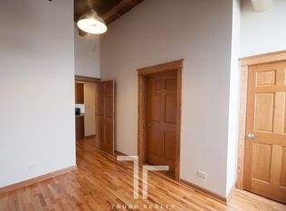 216 N May St, Chicago, IL 60607