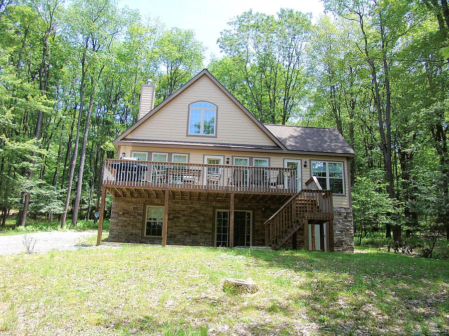424 Primrose Ln photo 1