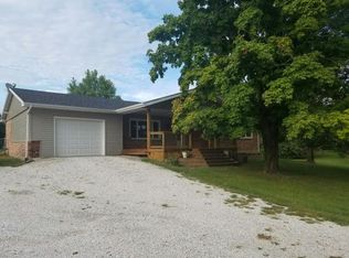 11851 E Kroeger Rd, Centralia, MO 65240