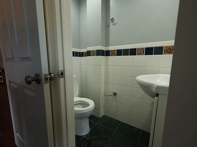 1 Ledyard Pl — Photo 10
