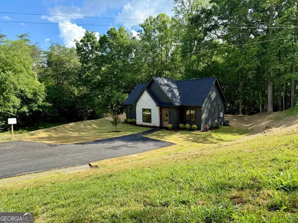 919 Bauer Rd, Hiawassee, GA 30546