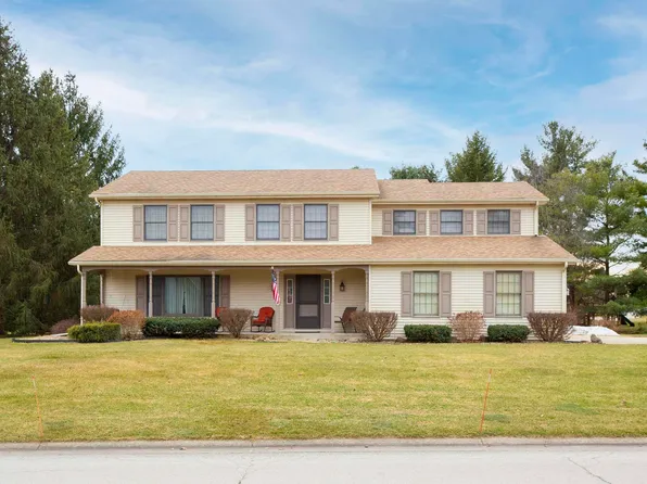 51869 Foxdale Ln, Granger, IN 46530