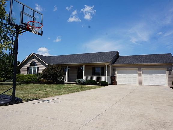 4th image of 45 Emma Dr