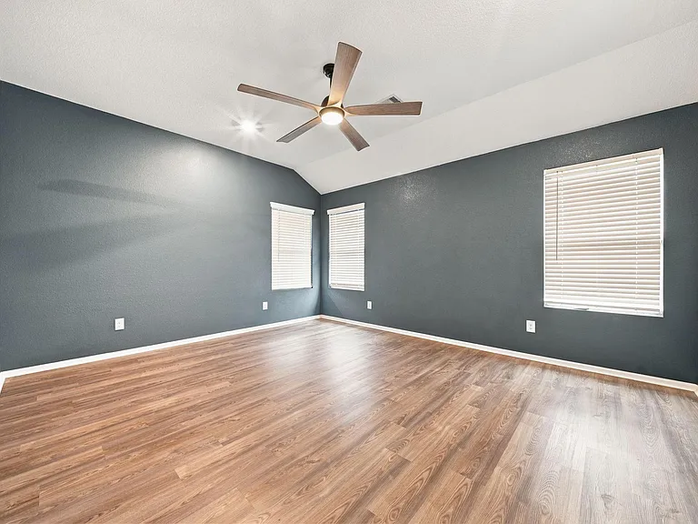 19114 Sangro Dr — Photo 13