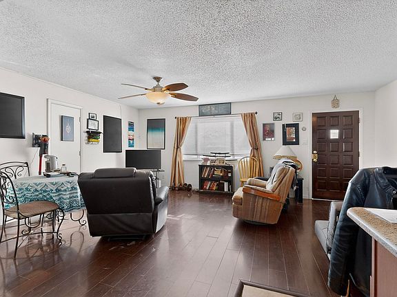 2nd image of 1828 Algodones Ct NE