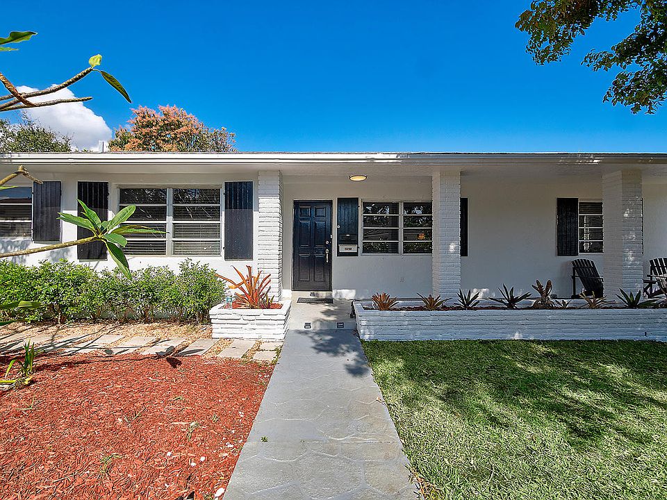1st image of 1331 N Palmway