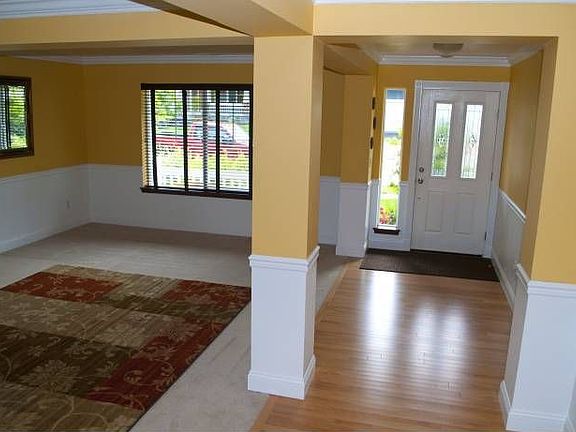 Entry way with Formal Ent
