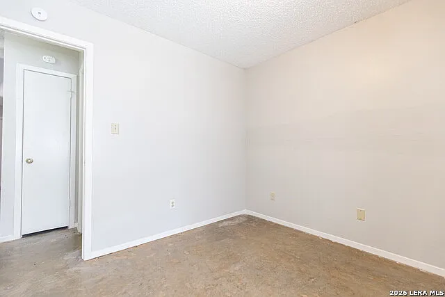 6201 Berkett Cv #B — Photo 21