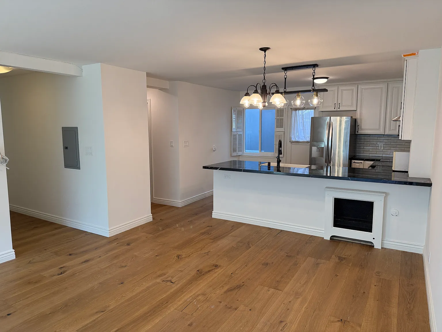 2 bed, 1115 sqft, $7,500 — Photo 1