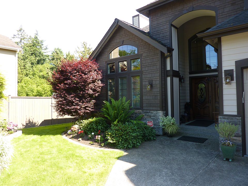 2nd image of 5424 162nd St SW
