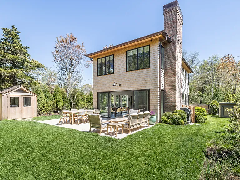 23 Maple Ln — Photo 1