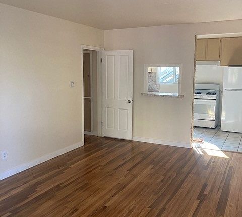 3rd image of 3817 Voltaire St