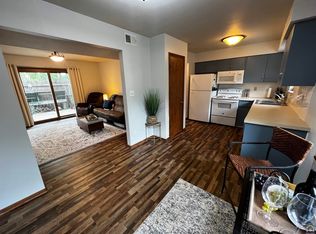 5443 SW 12th Ter APT 2, Topeka, KS 66604