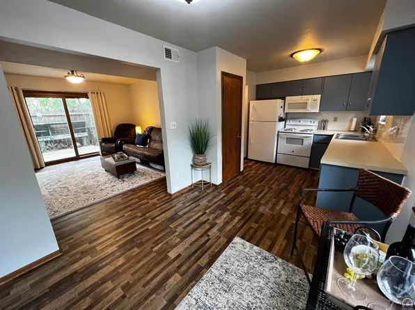 5443 SW 12th Ter APT 2, Topeka, KS 66604