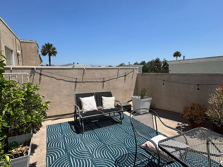 4742 Elmwood Ave #C — Photo 14