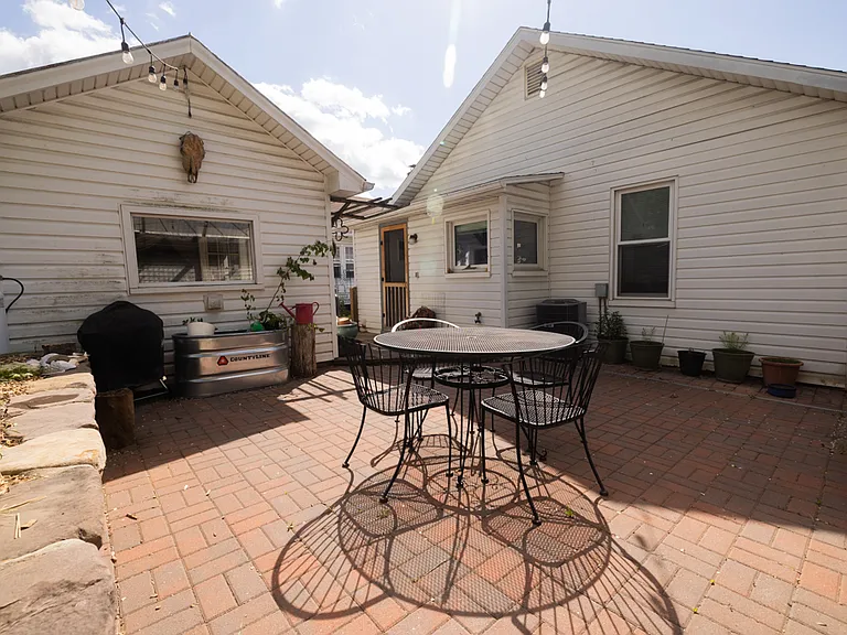 Private patio oasis!