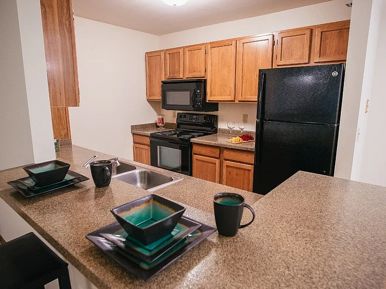 Breakfast Bar and Kitchen