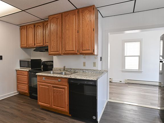 4th image of 42 E Locust St Floor 2