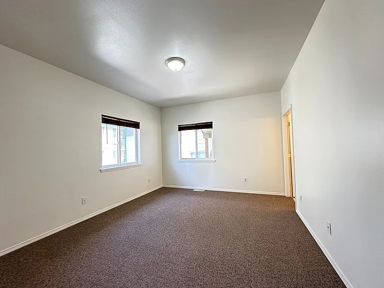 The Oaks Apartments — Photo 26