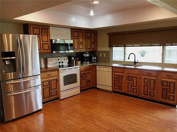 5th image of 1213 Hemlock Ct
