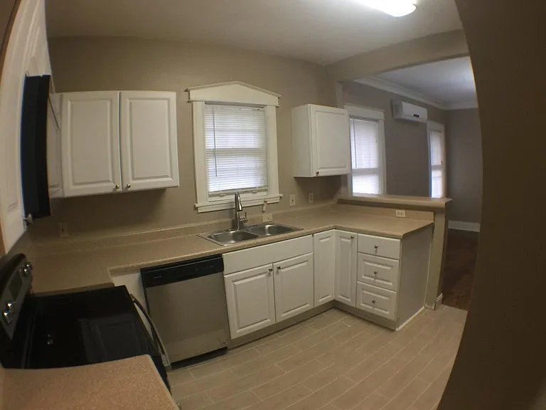 739 Garland St — Photo 4
