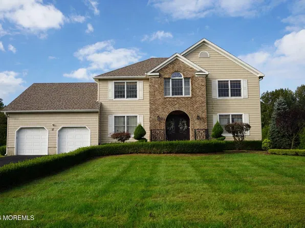 17 Locksley Ln, Manalapan, NJ 07726
