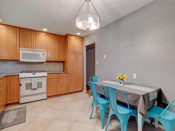 5th image of 1745 Flordawn Dr