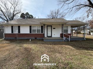 1329 S Perkins Rd, Memphis, TN 38117