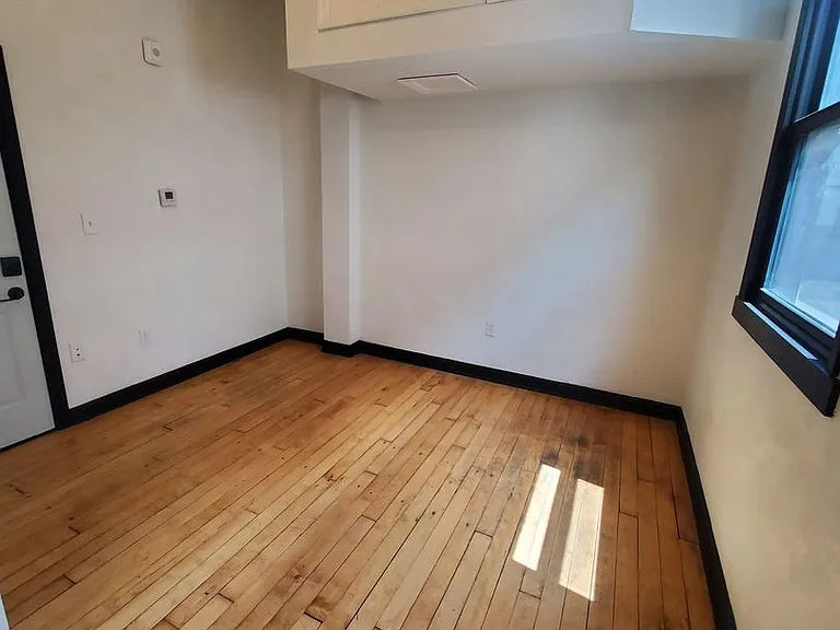 The Berm - 2001 10th Ave (24 Units Luxury Apartments) — Photo 10