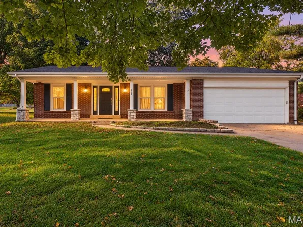 212 Mar El Ct, Ballwin, MO 63011