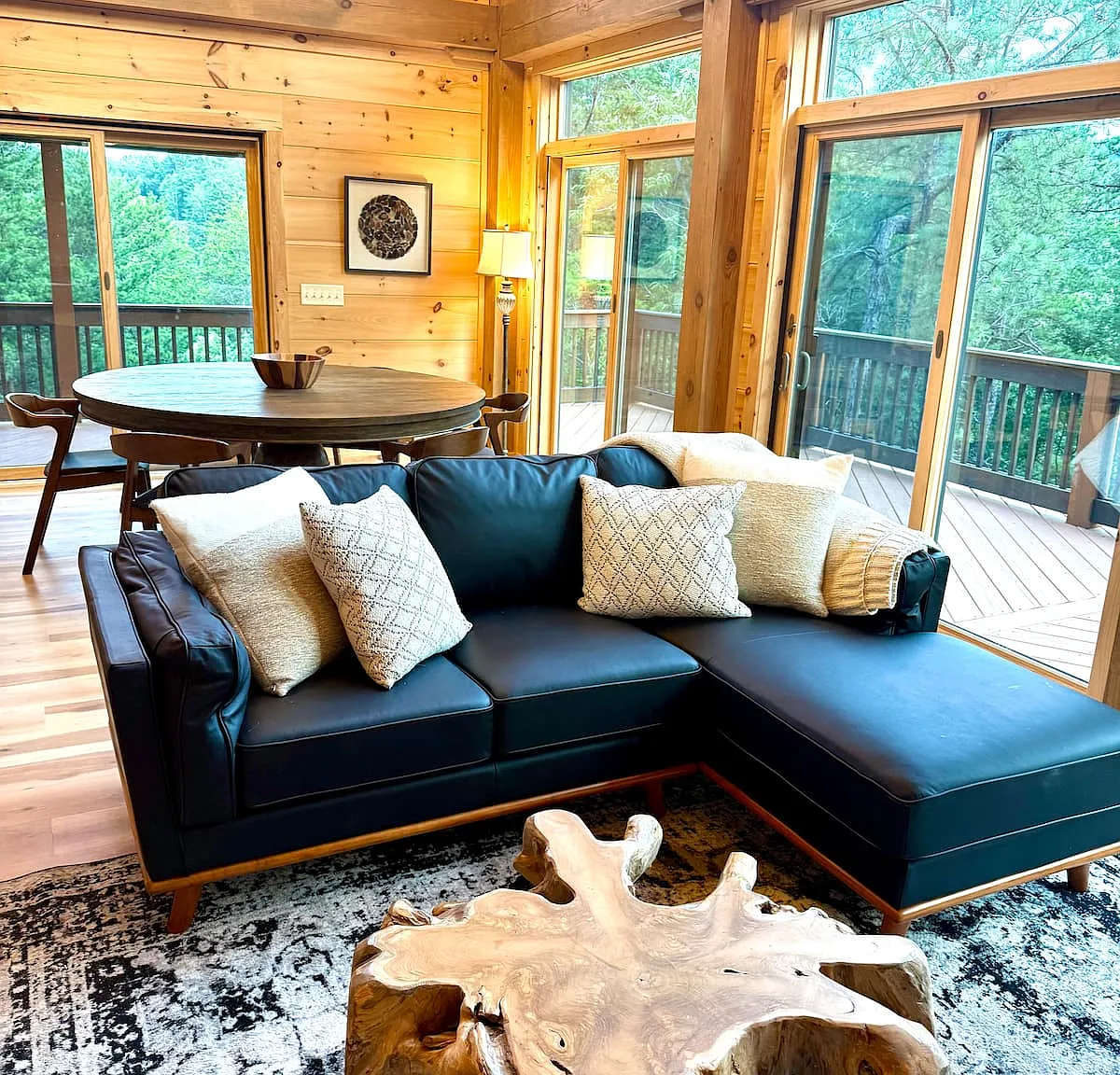 4 bed, 4.5 bath, 2400 sqft, $5,000 — Photo 4