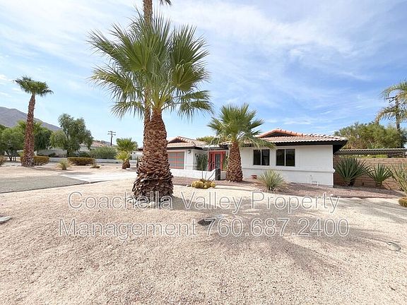 4th image of 372 W Dominguez Rd