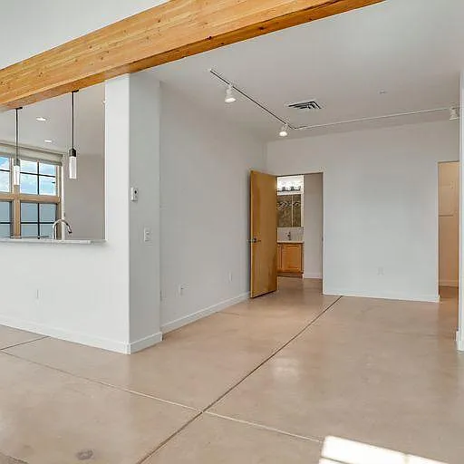 Full bathroom on both floors of Loft 3202