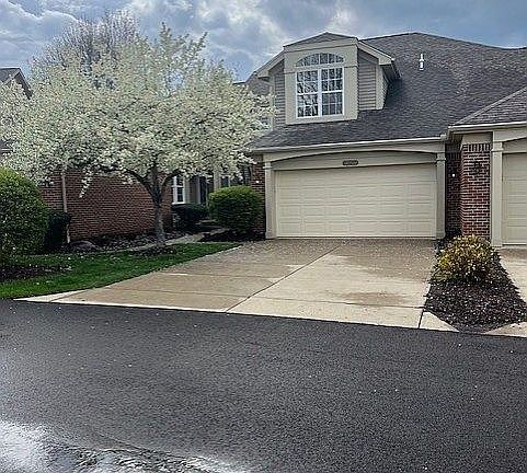 3rd image of 3956 Oakmont Private Way