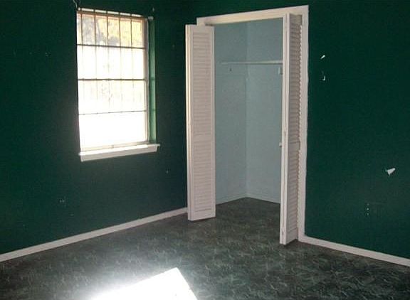 3rd image of 3368 Fleetwood Dr