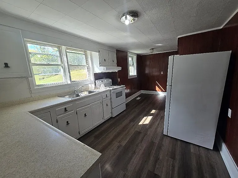 106 Stanley St — Photo 9
