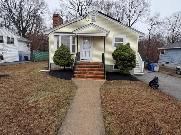 237 Seminole Ave, Waltham, MA 02451