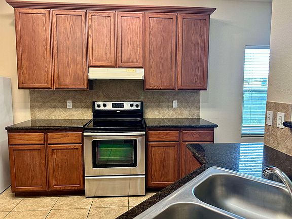 5th image of 113 Washingtonia Dr