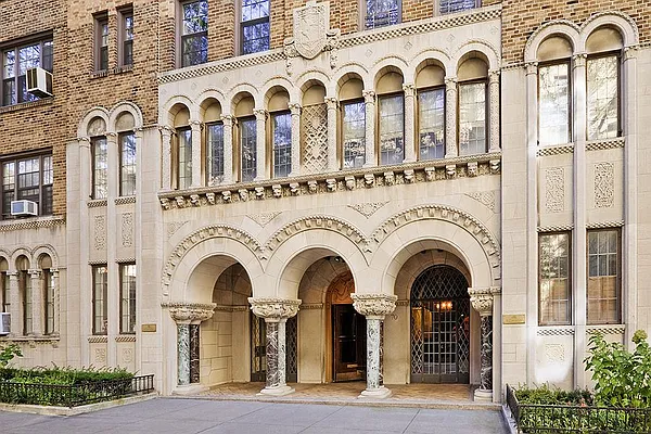 Sold by Compass | media 6