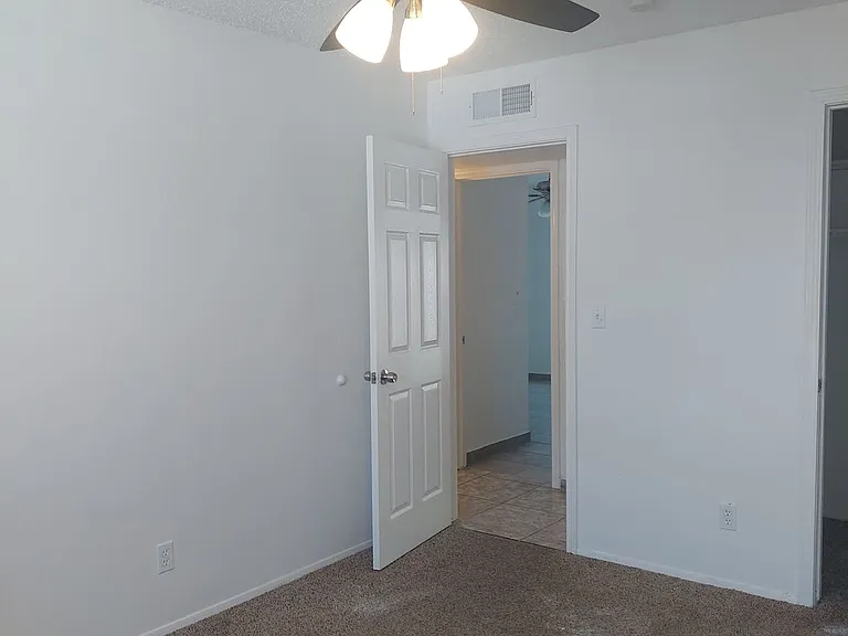 2212 Cumbre Negra St — Photo 17