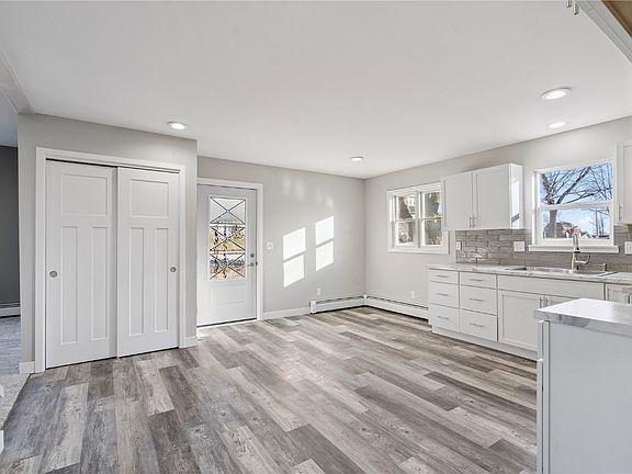 4th image of 809 Jefferson Ave