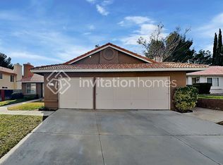 3140 Crowne Dr, Palmdale, CA 93551