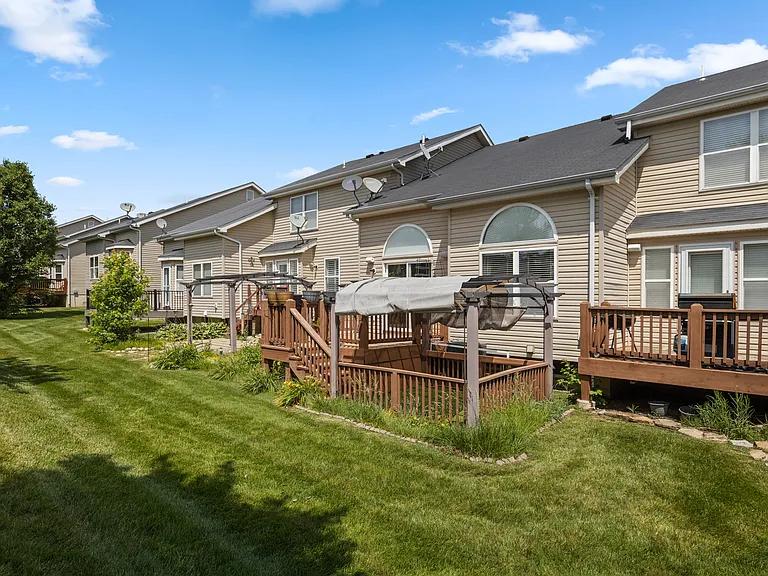 603 Country Village Dr — Photo 4