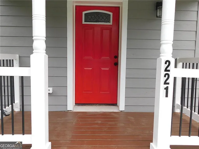 221 Stafford St NW — Photo 2