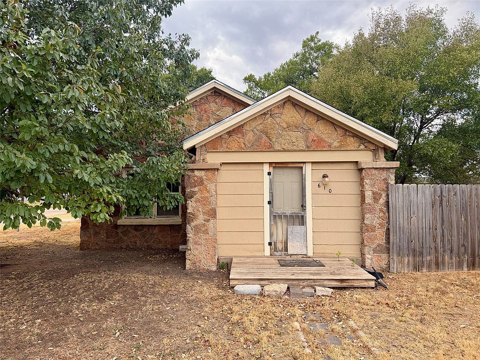 1st image of 610 8th St