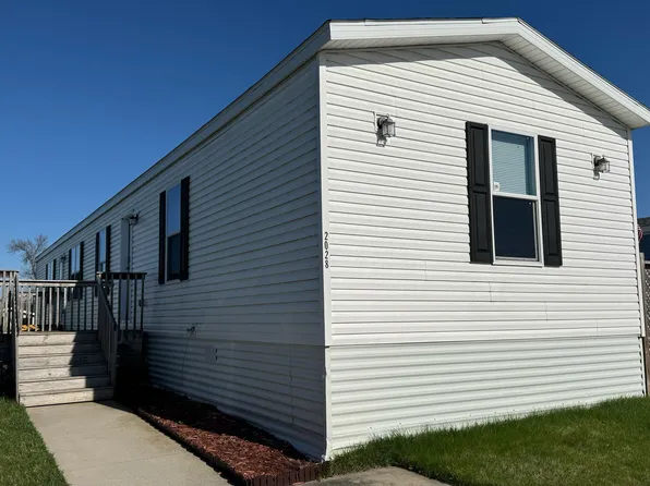 105 20th St NW #14, Stewartville, MN 55976