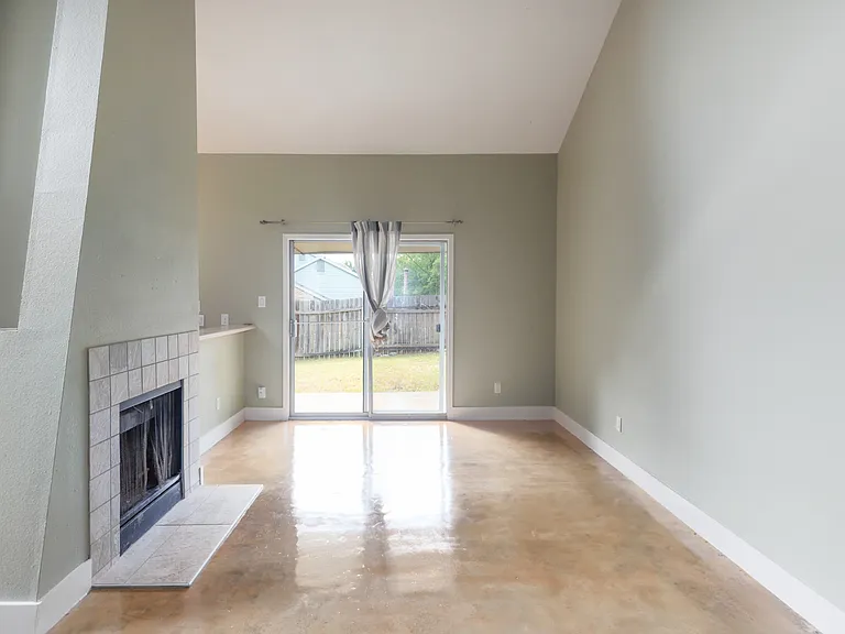1601A Summer Creek Ct — Photo 5
