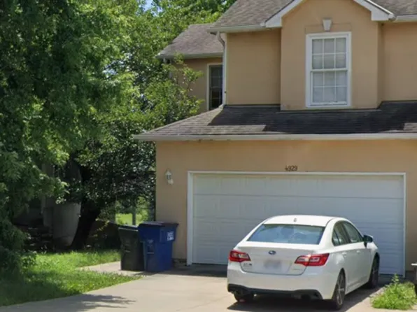 4929 Stoneback Dr, Lawrence, KS 66047